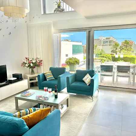 Luxury & Private Heatable Pool In