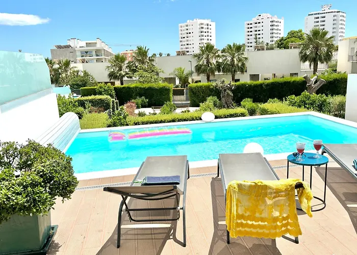 Luxury & Private Heatable Pool In Villa