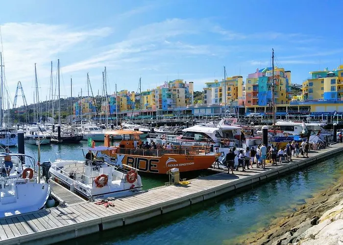 Luxury & Private Heatable Pool In *