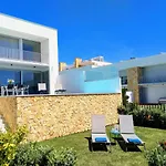 Luxury & Private Heatable Pool In Willa