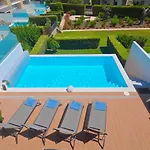 Luxury & Private Heatable Pool In Willa *